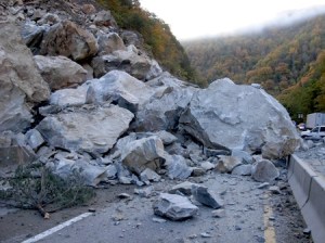 ncdot-rock_slide-i40